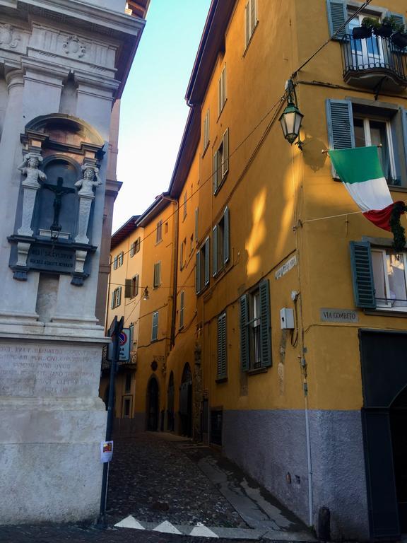 Casa Vacanze Piazza Vecchia Bergamo Exterior photo