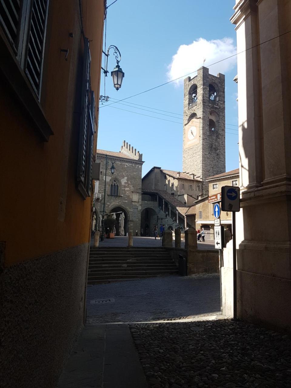 Casa Vacanze Piazza Vecchia Bergamo Exterior photo